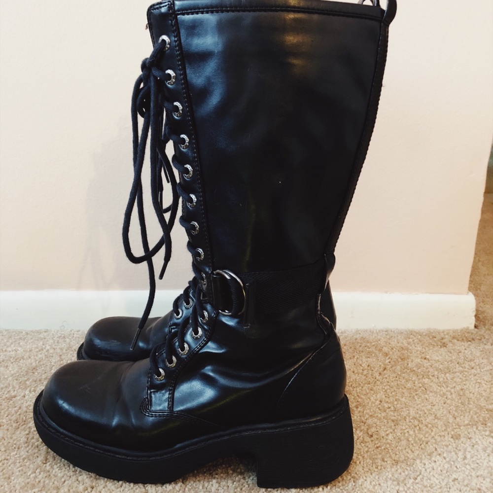 Vegan Bongo combat boots, Size 8
